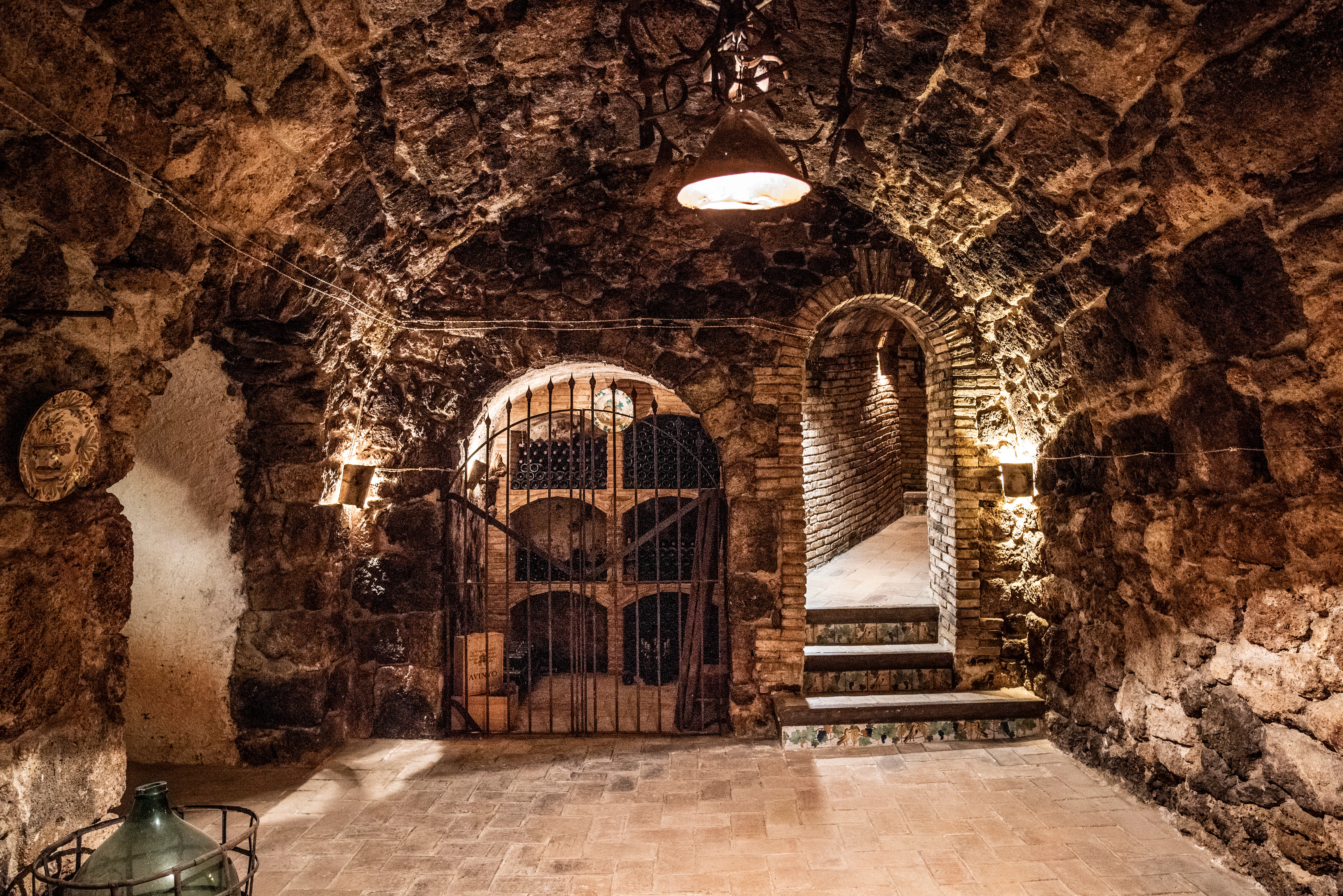 Champagne & Beyond: The World's Best Sparkling Wines LIMITED SEATING AVAILABLE