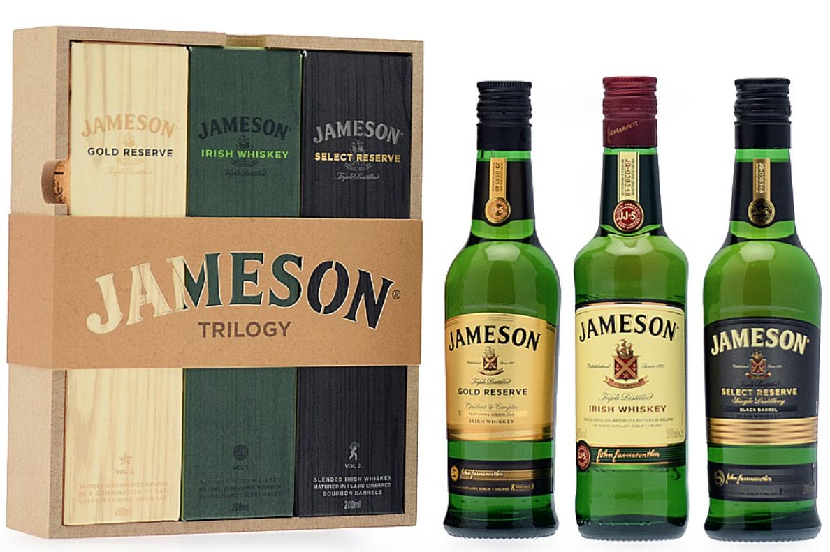 Jameson irish. Ирландский виски джемисон. Джемесон Айриш виски. Виски Irish Whiskey. Виски Айриш Ровер ирландский.