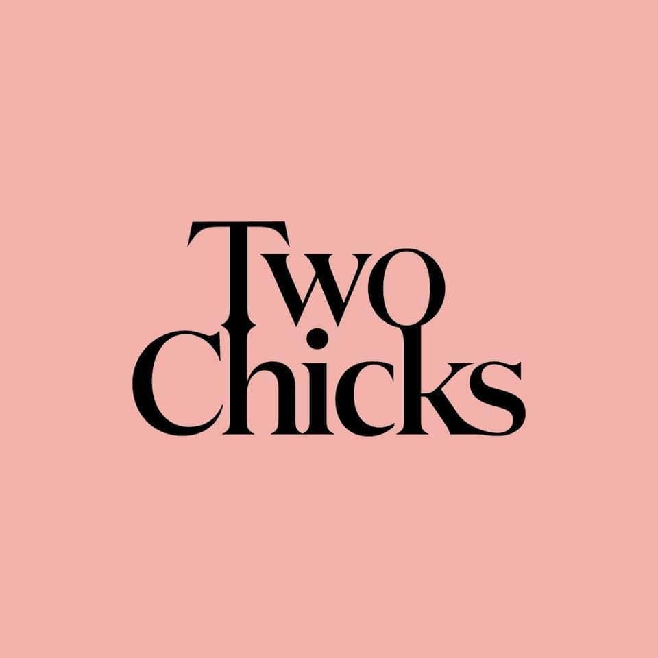 Two Chicks Cocktails Sparkling Vodka Elderflower & Pear 4 pack 12 oz