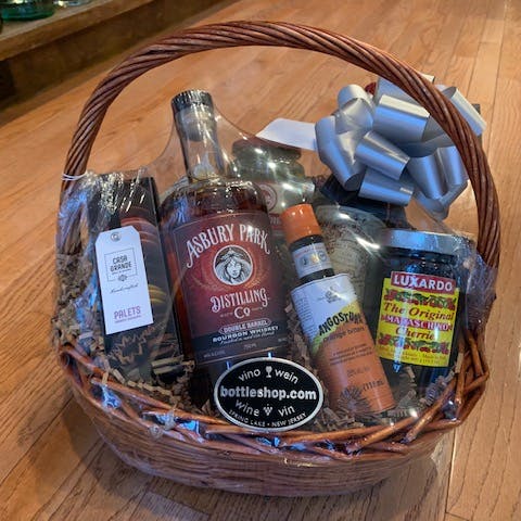 Bourbon Whiskey Gift Basket Cool Gifts For Bourbon Drinkers