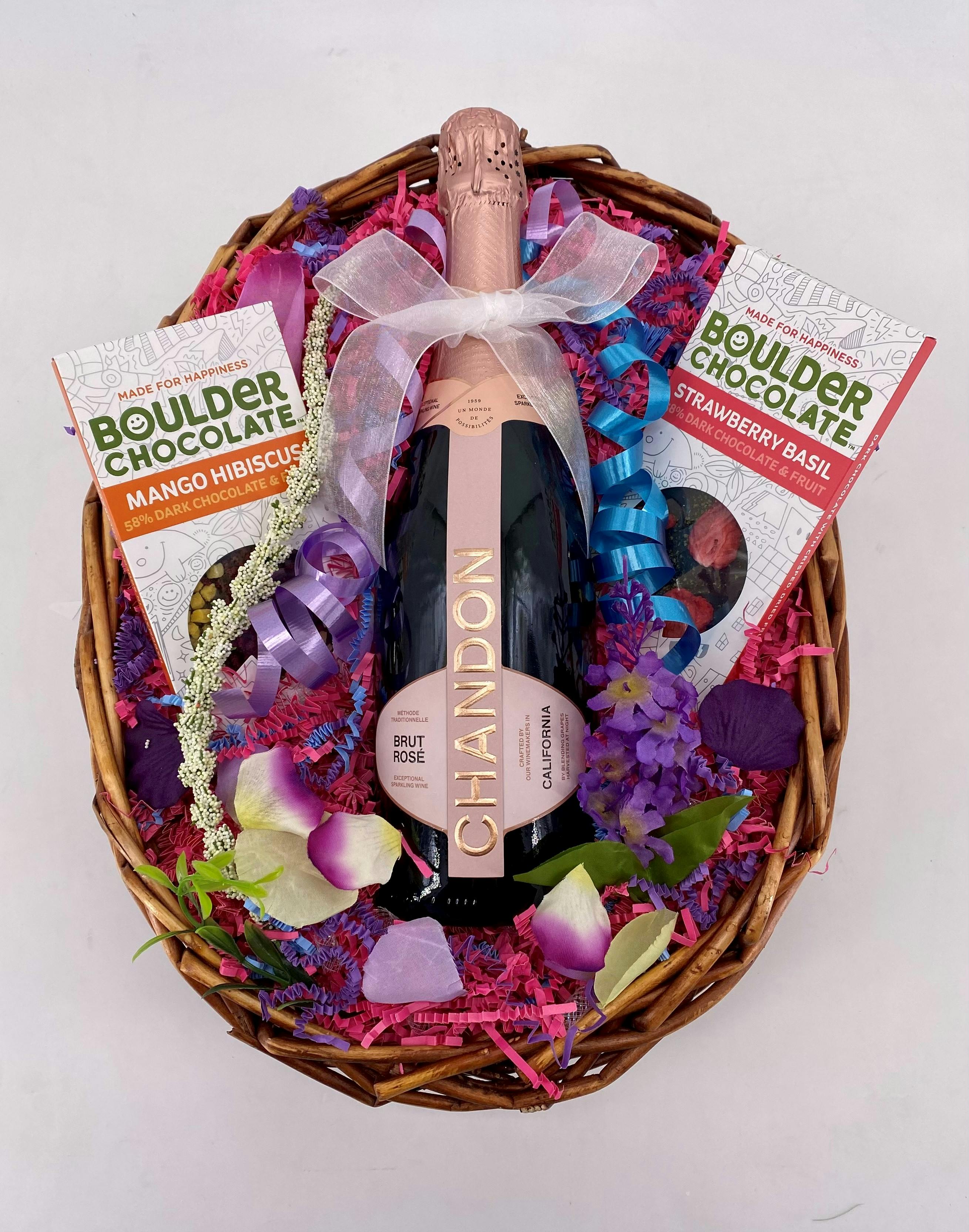 Argonaut Liquor Gift Basket Moet Chandon Rose 750ml - Argonaut