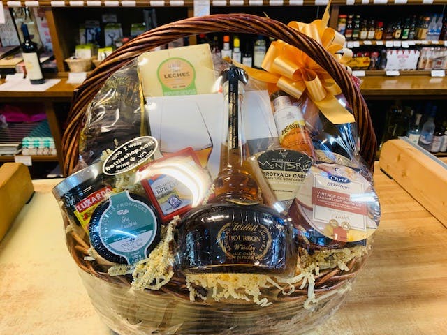 Liquor & Chocolate Gift Box – Liquor gift baskets – New Jersey